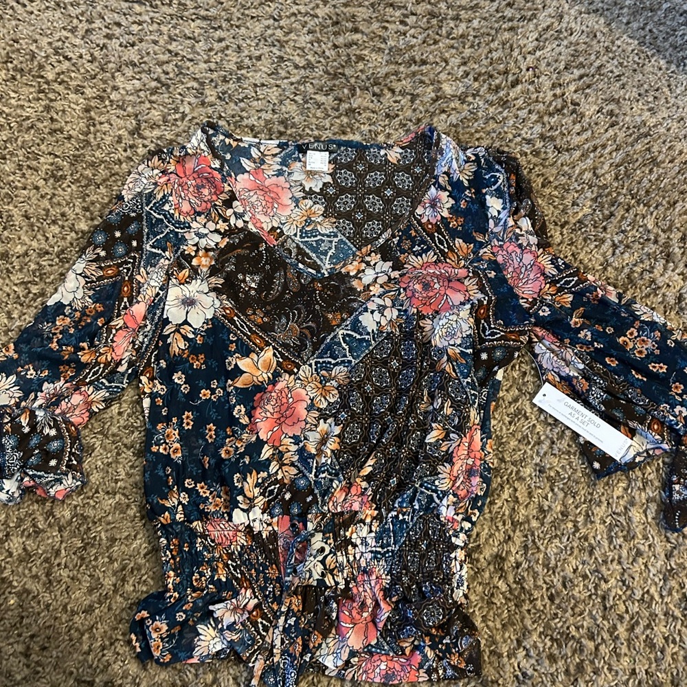 VENUS Floral Patchwork V-Neck Blouse